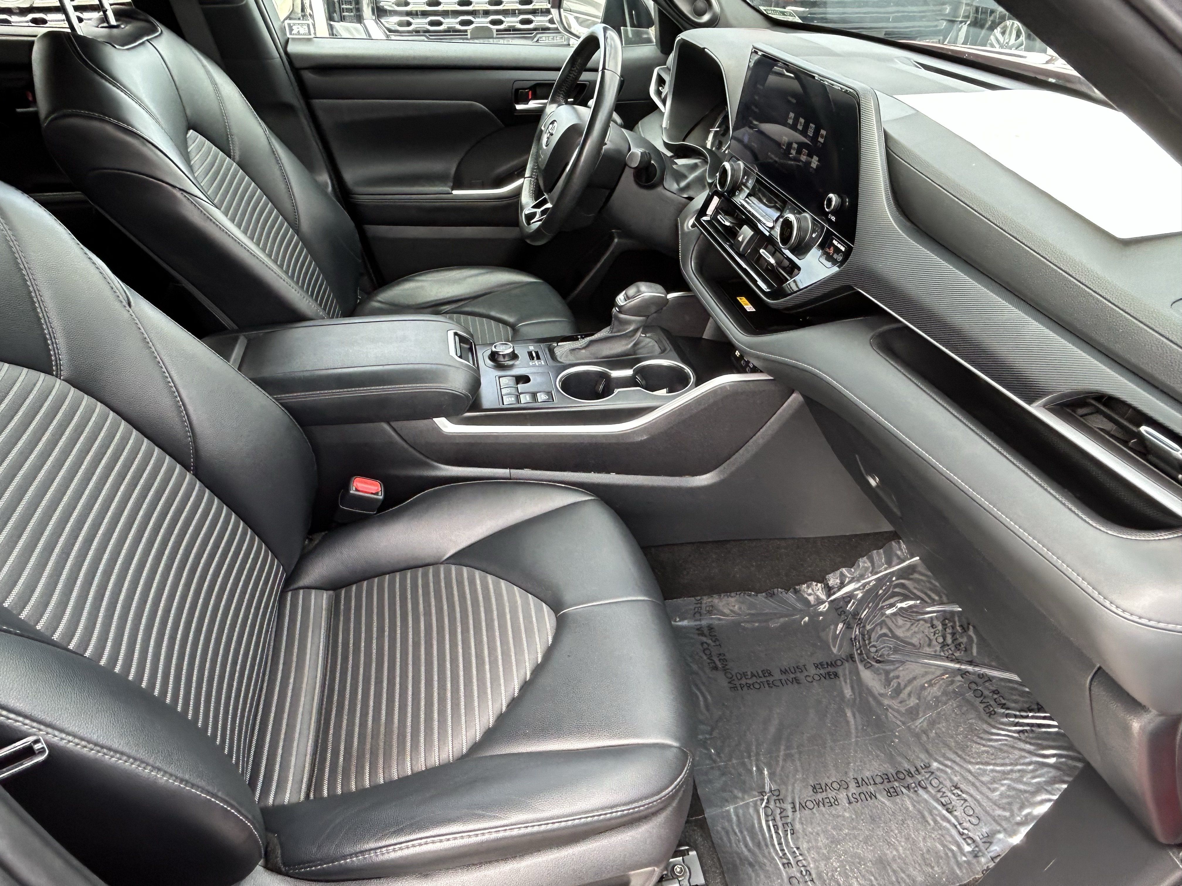 Used 2024 Toyota Highlander XSE AWD/4WD image 10