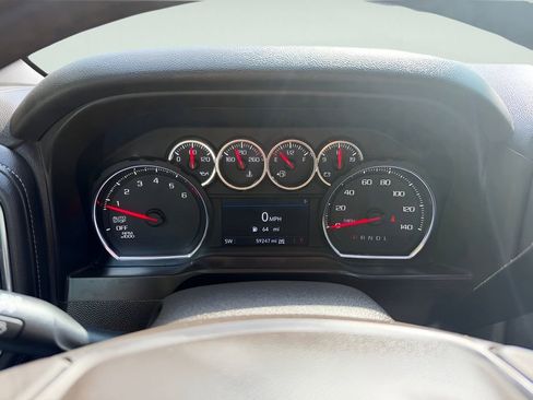 Used 2019 Chevrolet Silverado 1500 LT Trail Boss AWD/4WD image 30