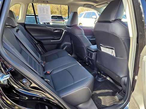 Used 2024 Toyota RAV4 XLE Premium image 17