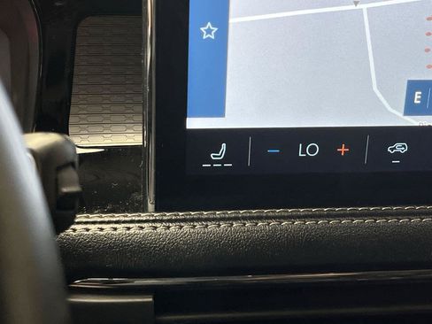 Used 2023 Lincoln Corsair AWD w/ Towing Package image 23