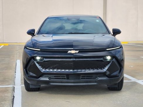 Used 2025 Chevrolet Equinox EV LT image 2