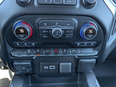 Used 2020 Chevrolet Silverado 1500 LTZ AWD/4WD image 24