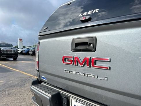 Used 2022 GMC Canyon Denali AWD/4WD image 12