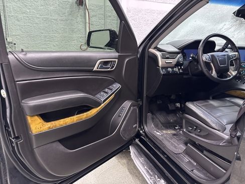 Used 2017 GMC Yukon Denali image 12