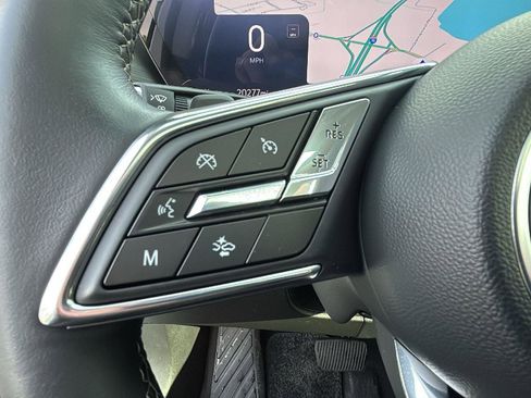 Certified 2025 Buick Envision Avenir image 18