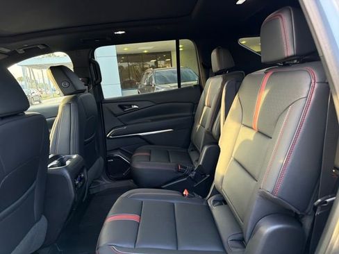 New 2026 Chevrolet Traverse RS image 24