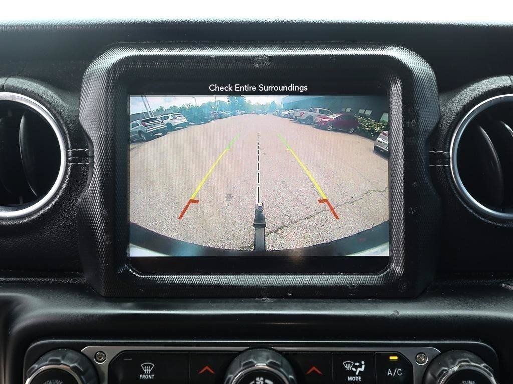 Used 2018 Jeep Wrangler Unlimited Sahara AWD/4WD image 20