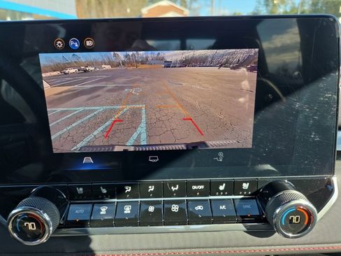 Used 2025 Chevrolet Colorado Z71 w/ Z71 Convenience Package 2 image 32