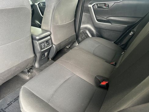 Used 2023 Toyota RAV4 LE AWD/4WD image 11