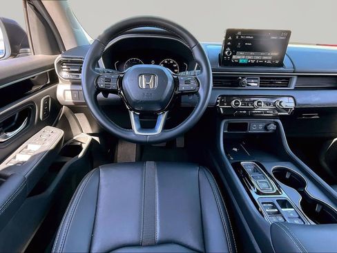 Used 2025 Honda Pilot EX-L image 9