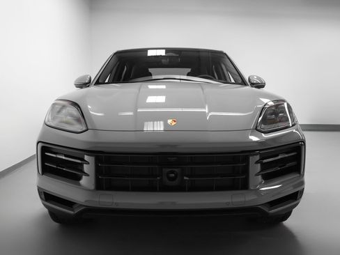 New 2026 Porsche Cayenne Coupe image 8