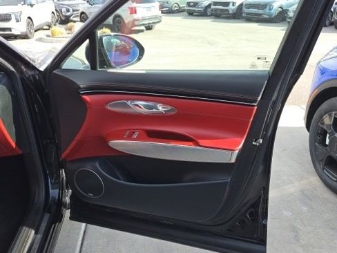 Used 2023 Genesis GV70 2.5T w/ Sport Prestige Package image 32