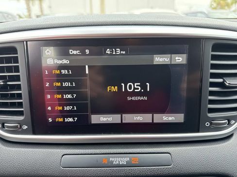 Used 2020 Kia Sportage LX image 29