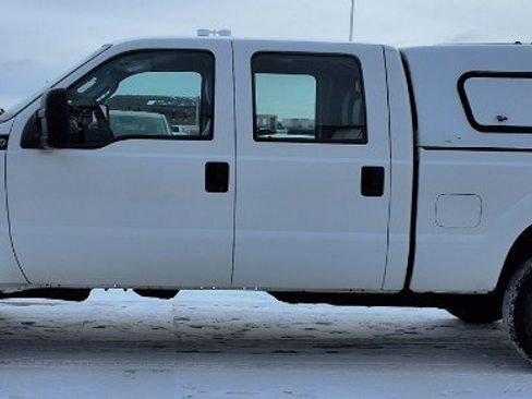 Used 2013 Ford F250 XL w/ Skid Plate Pkg image 5