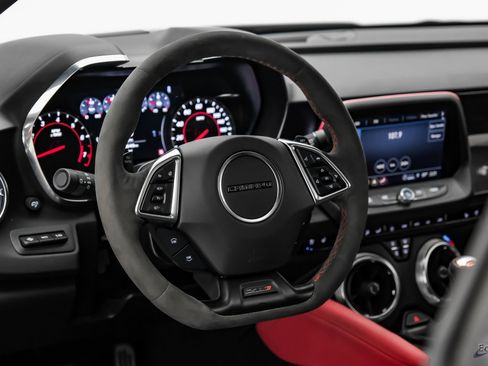 Used 2021 Chevrolet Camaro ZL1 image 41