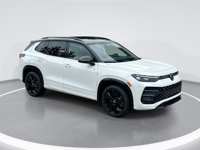 New 2026 Volkswagen Tiguan SE R-Line AWD/4WD image 1