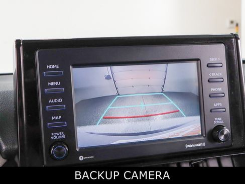 Used 2020 Toyota RAV4 XLE FWD image 18