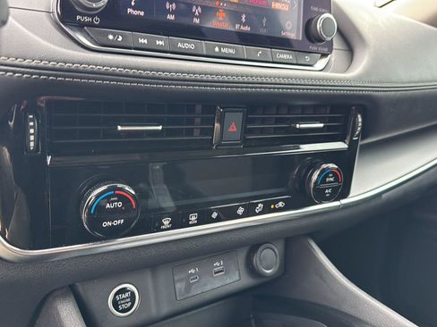 Used 2022 Nissan Rogue SV image 23