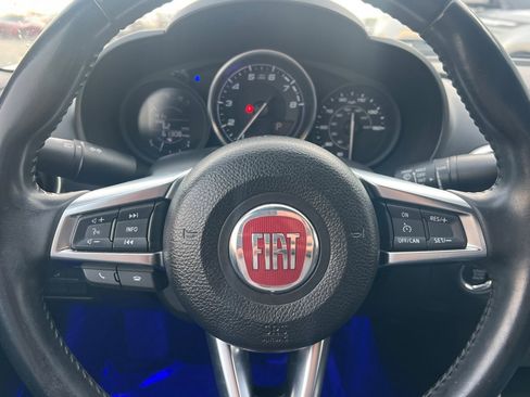 Used 2017 FIAT 124 Spider Classica image 22