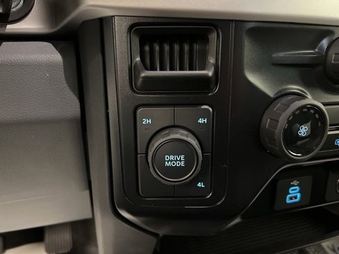 New 2025 Ford F550 4x4 Regular Cab Super Duty image 14