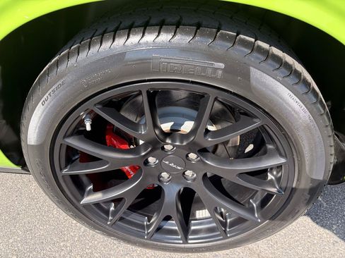 Used 2015 Dodge Challenger SRT Hellcat RWD image 14