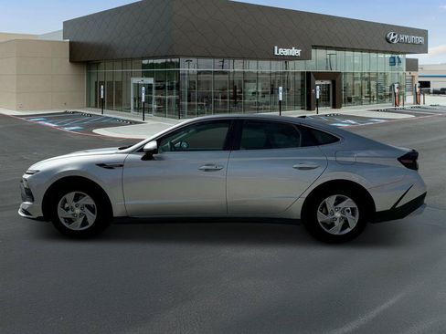 Used 2025 Hyundai Sonata SE FWD image 3