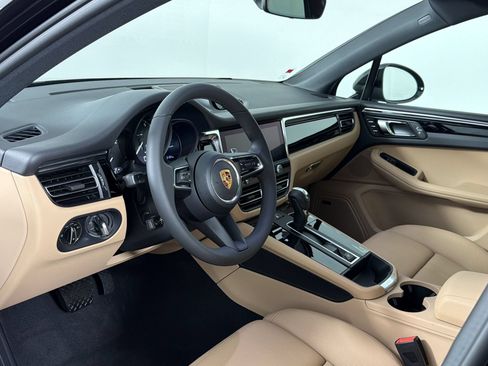 New 2026 Porsche Macan AWD/4WD image 4