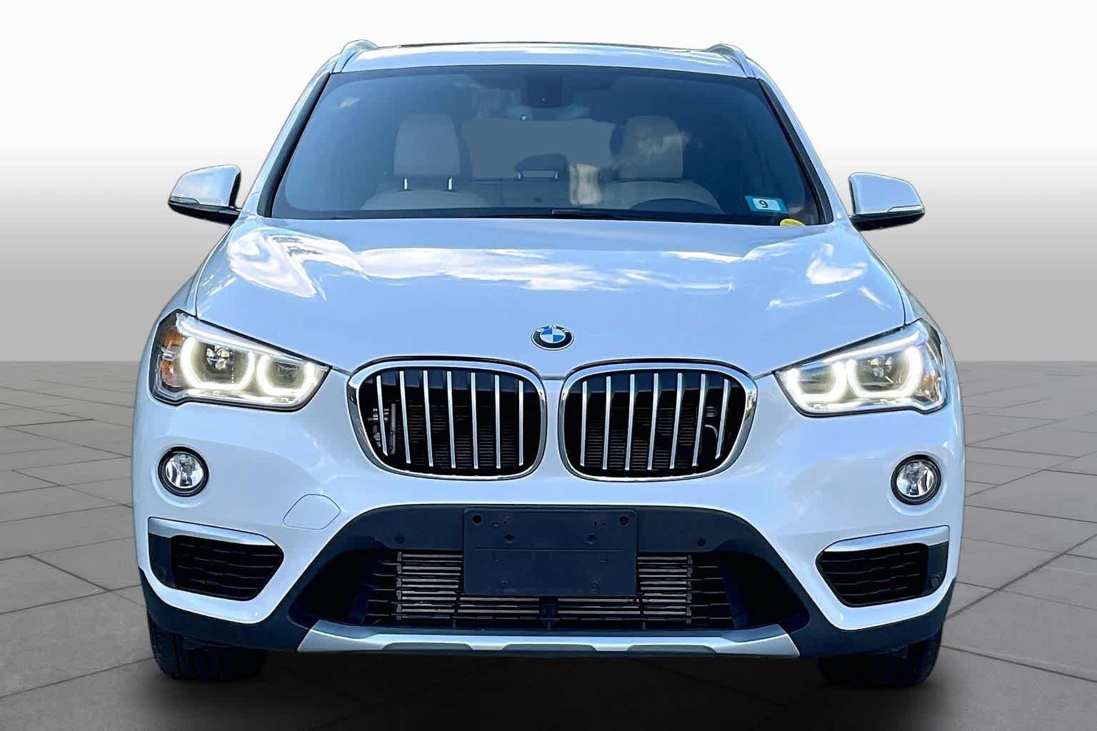 Used 2018 BMW X1 xDrive28i w/ Premium Package AWD/4WD image 3