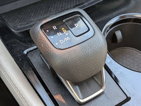 Used 2023 Nissan Rogue SL AWD/4WD image 19