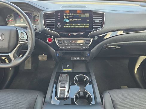 Certified 2025 Honda Passport Black Edition image 11