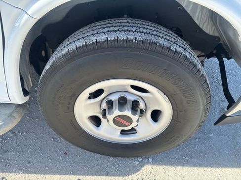 Used 2024 GMC Savana 2500 w/ Driver Convenience Package image 20