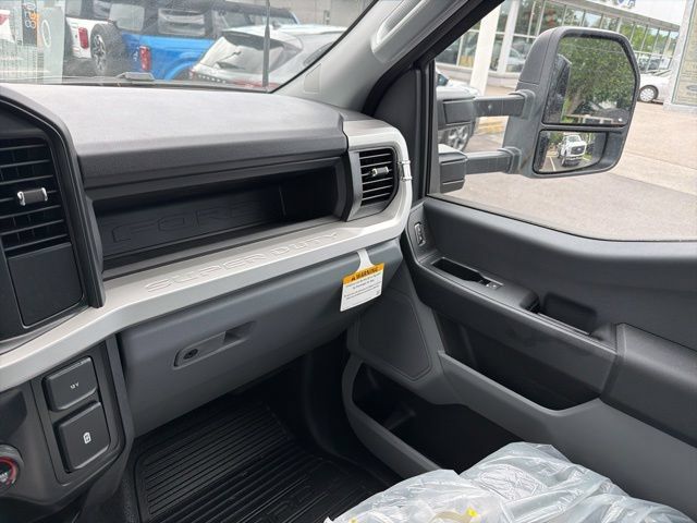 New 2026 Ford F550 4x4 Regular Cab Super Duty image 15