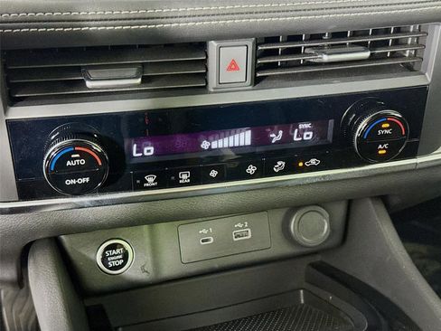 Certified 2023 Nissan Rogue SV FWD image 16
