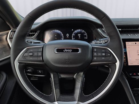 New 2026 Jeep Grand Cherokee Altitude RWD image 19
