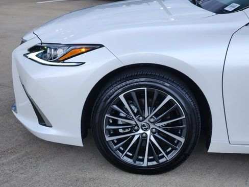 Certified 2025 Lexus ES 350 w/ Premium Package FWD image 8