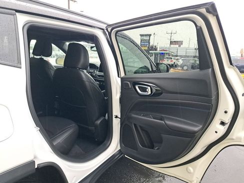 New 2026 Jeep Compass Limited w/ Sun, Sound & Navigation Group AWD/4WD image 15
