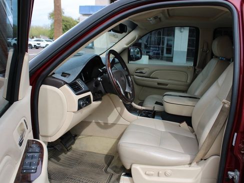 Used 2007 Cadillac Escalade AWD w/ Information Package image 10