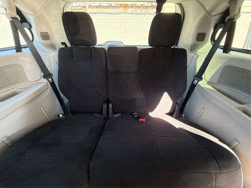 Used 2012 Dodge Grand Caravan Crew image 32