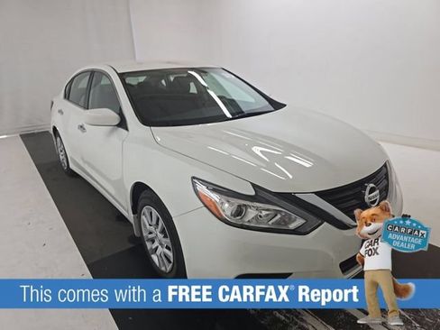 Used 2018 Nissan Altima 2.5 S w/ S Convenience Package FWD image 2
