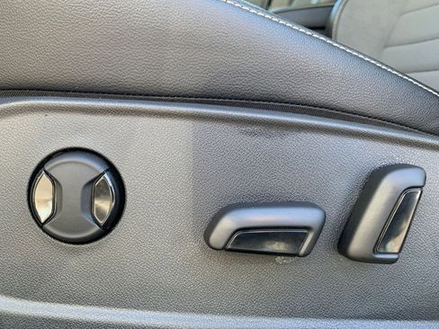 Used 2025 Volkswagen Jetta SE image 23