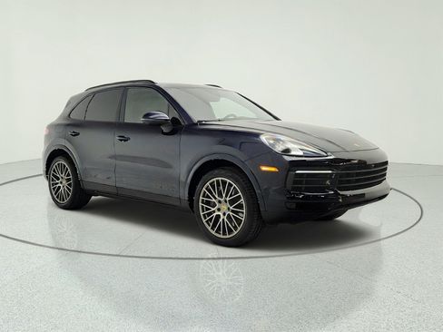 Used 2023 Porsche Cayenne Platinum Edition AWD/4WD image 4