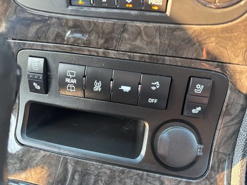 Used 2012 GMC Acadia Denali image 26