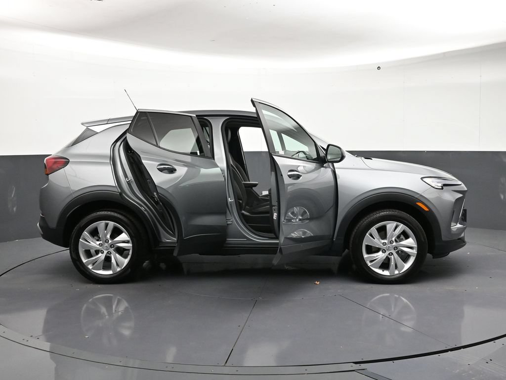 Used 2025 Buick Encore GX Preferred w/ Comfort Package AWD/4WD image 33