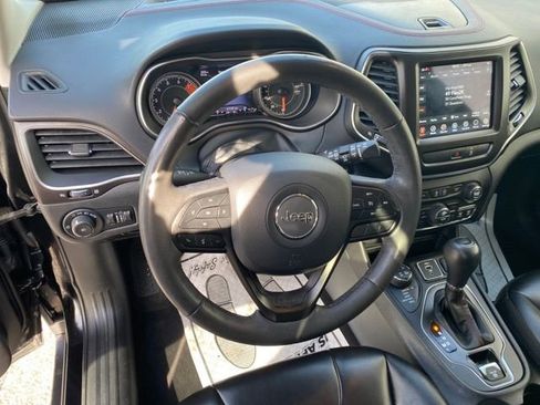 Used 2022 Jeep Cherokee Trailhawk w/ Comfort/Convenience Group image 6