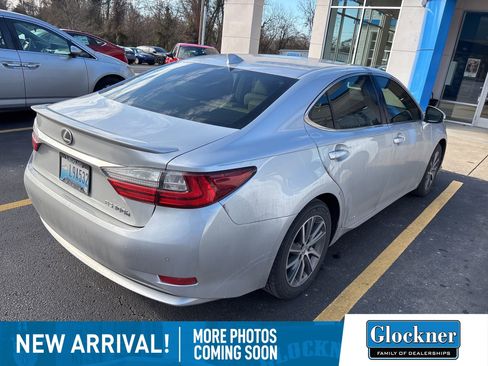 Used 2016 Lexus ES 300h image 4