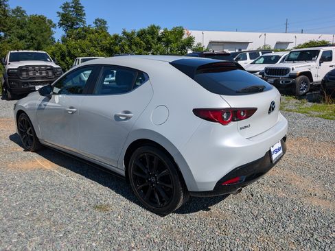 Used 2024 MAZDA MAZDA3 s FWD image 3