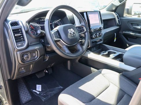 New 2026 RAM 1500 Express AWD/4WD image 3