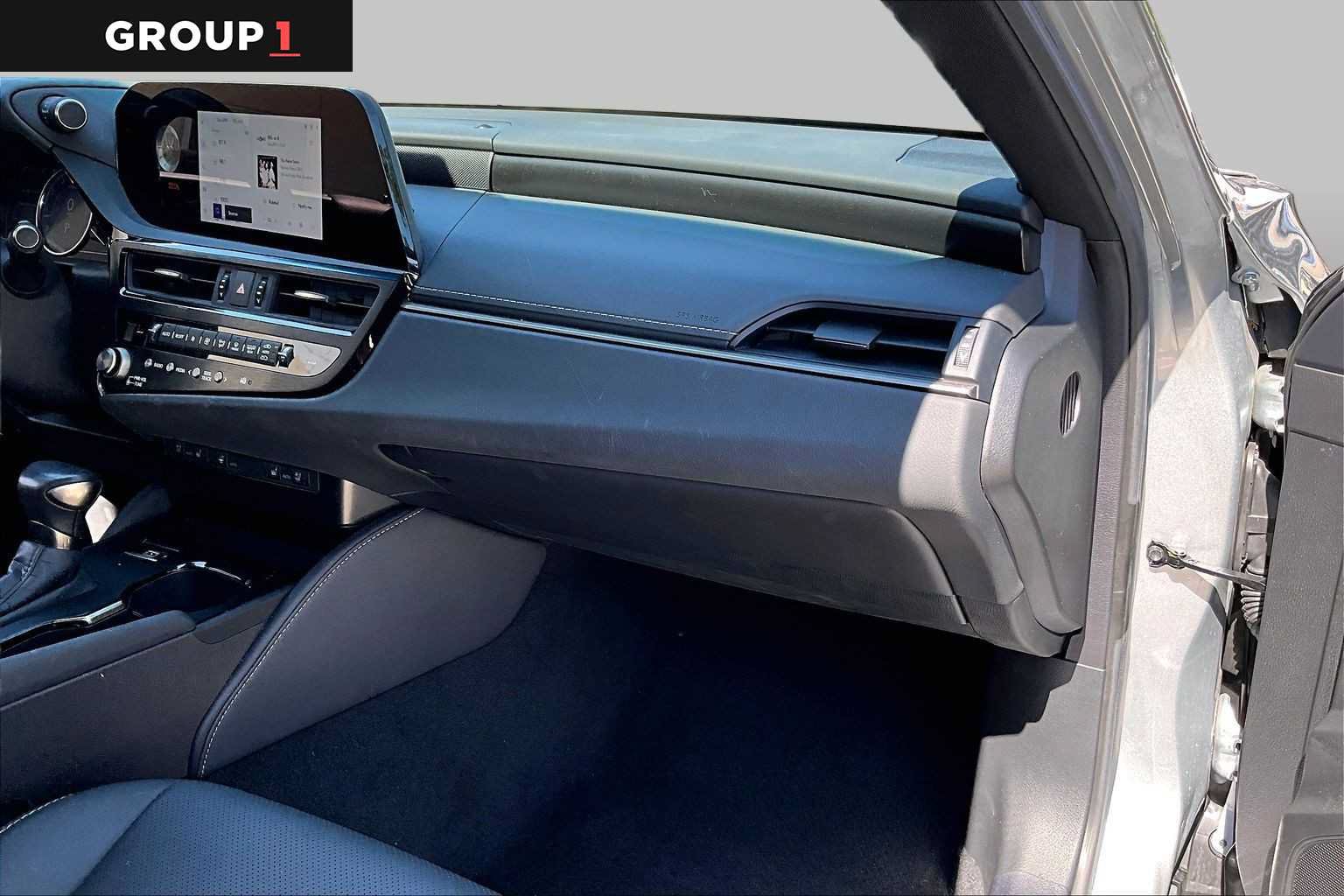 Used 2025 Lexus ES 350 w/ Premium Package FWD image 16