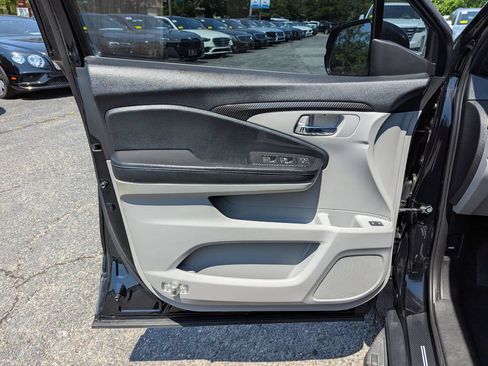 Used 2017 Honda Pilot EX-L image 11