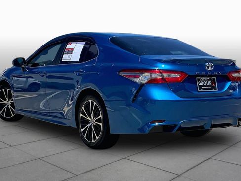 Used 2018 Toyota Camry SE FWD image 12